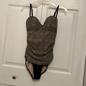 Old Navy Cheetah Print Molded Cups Ruched Sides Swimsuit One Piece Medium